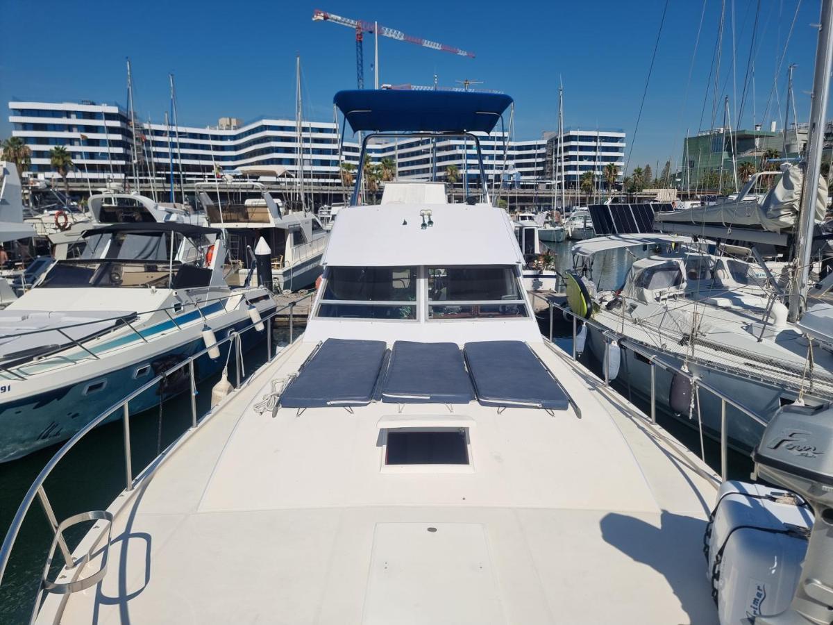فندق Beautiful And Comfy Boat In Barcelona With Boat Tour Option المظهر الخارجي الصورة