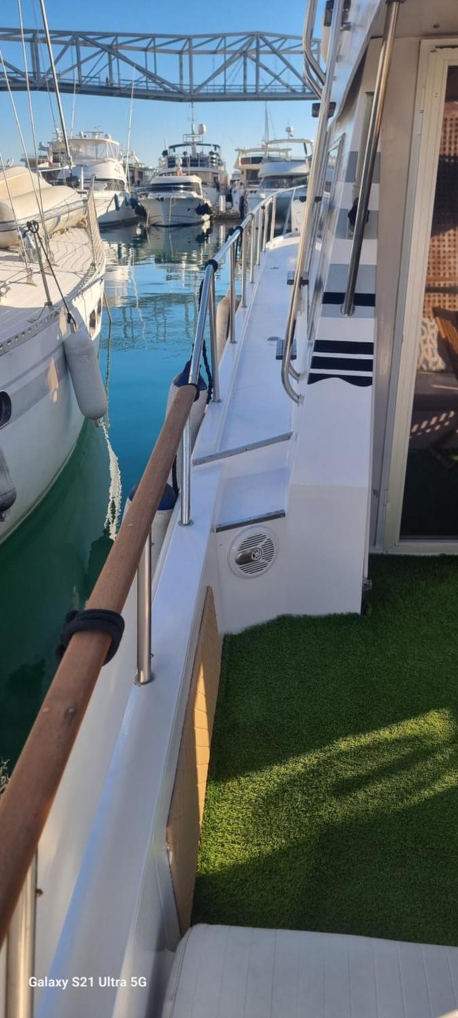 فندق Beautiful And Comfy Boat In Barcelona With Boat Tour Option المظهر الخارجي الصورة