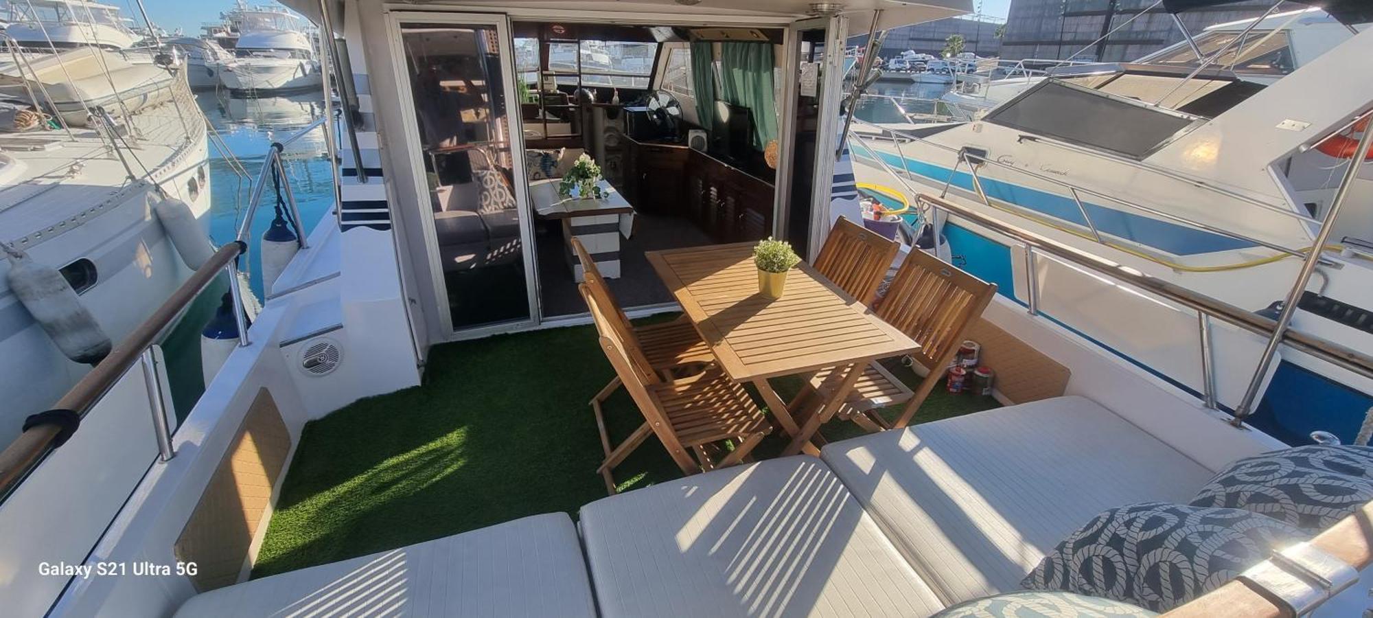 فندق Beautiful And Comfy Boat In Barcelona With Boat Tour Option المظهر الخارجي الصورة