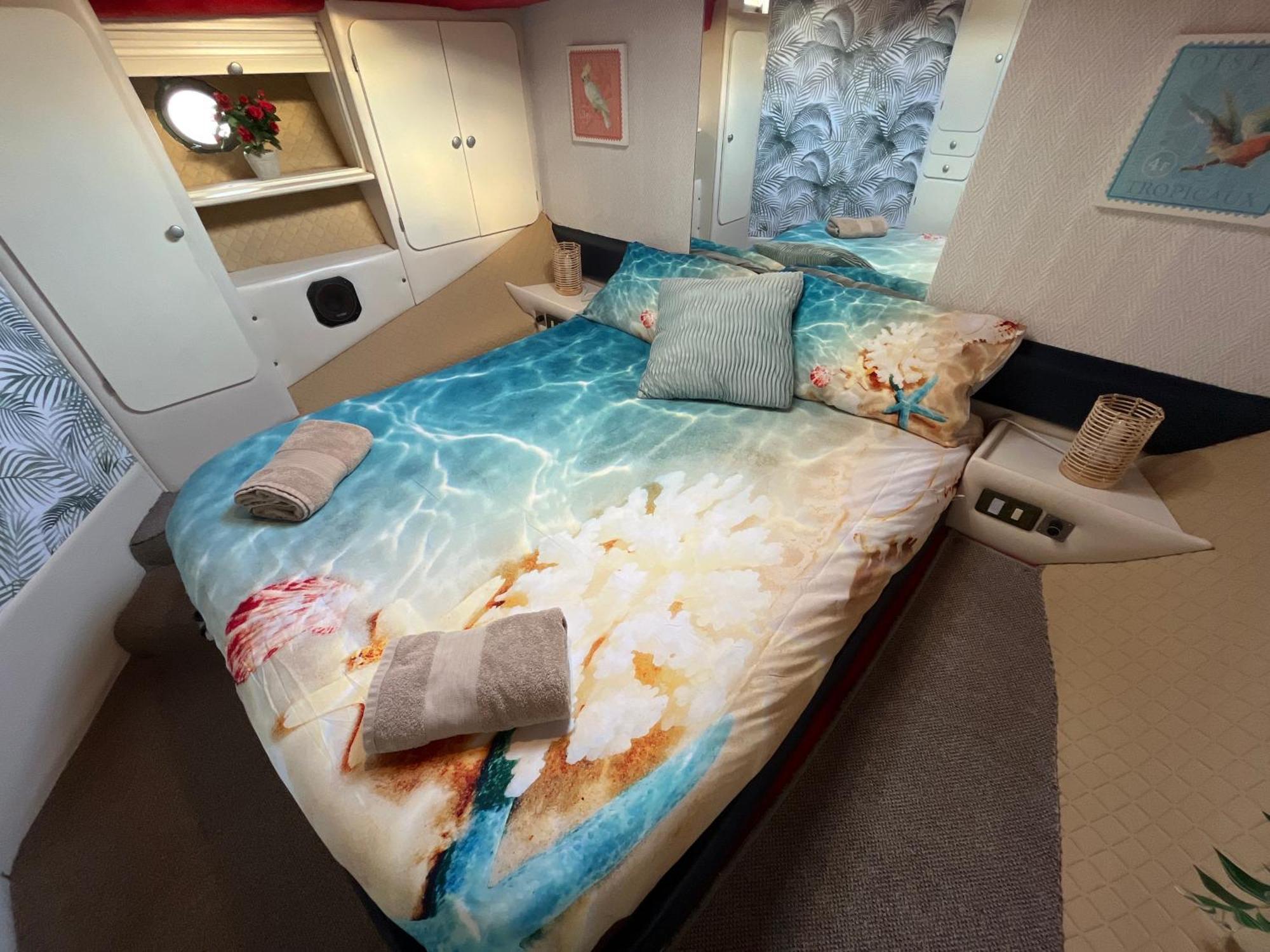 فندق Beautiful And Comfy Boat In Barcelona With Boat Tour Option المظهر الخارجي الصورة