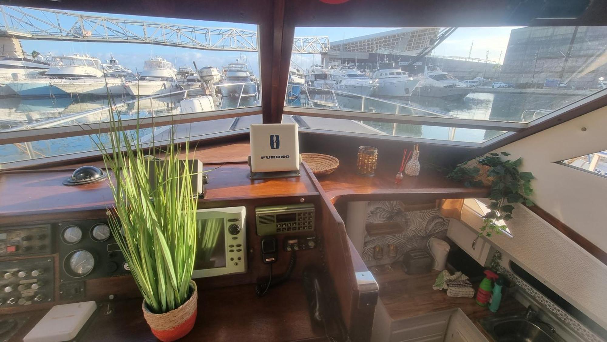 فندق Beautiful And Comfy Boat In Barcelona With Boat Tour Option المظهر الخارجي الصورة