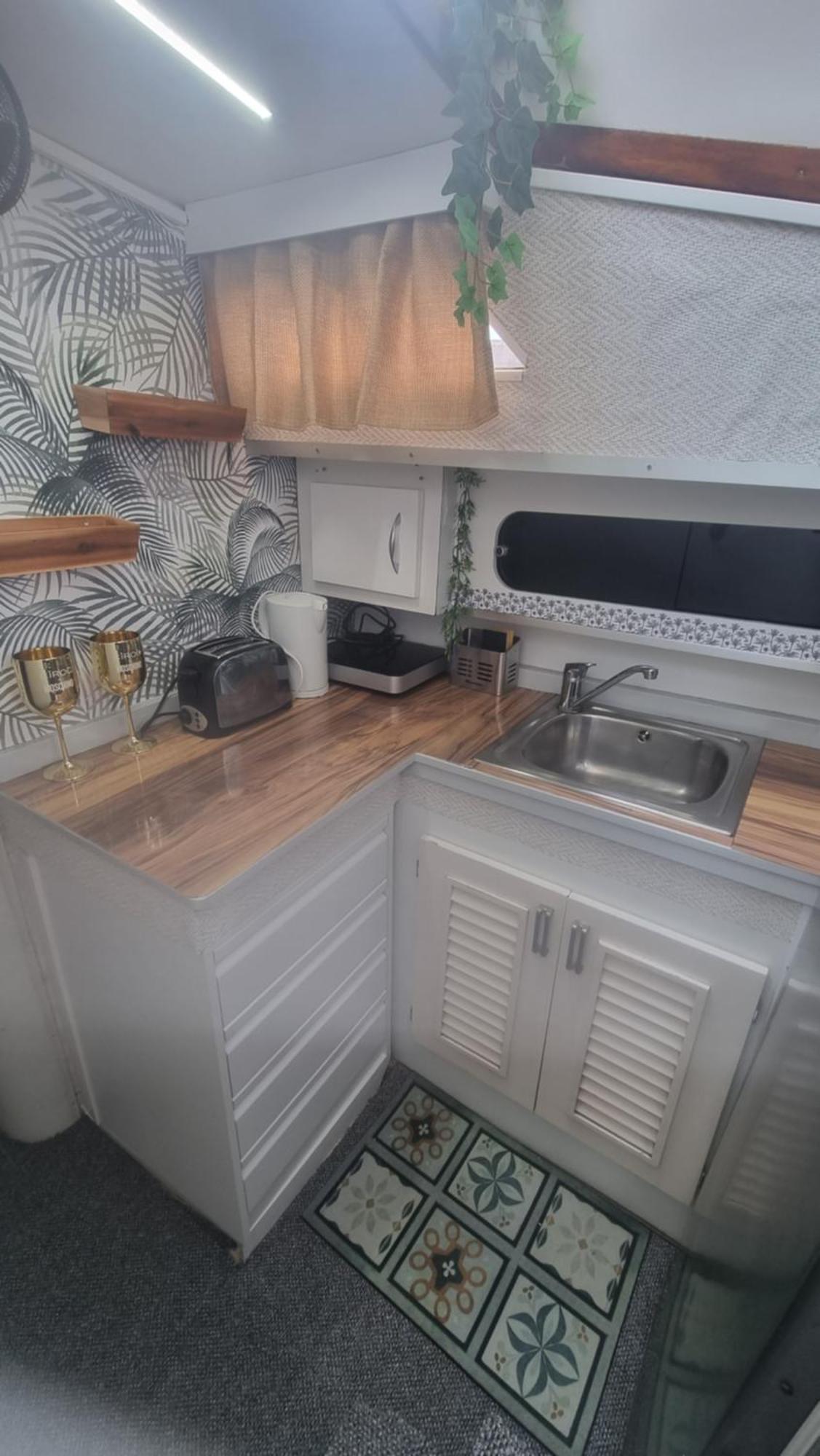 فندق Beautiful And Comfy Boat In Barcelona With Boat Tour Option المظهر الخارجي الصورة
